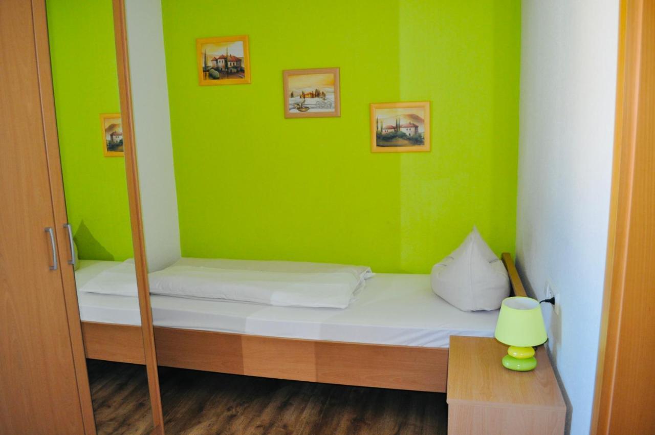 Hotel Discovery สตุตการ์ต ภายนอก รูปภาพ
